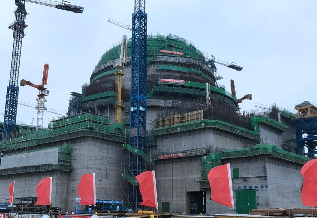 中國大陸持續大力發展核能發電，圖為台灣對岸正在興建中的福建漳州核電廠，完工啟用後...