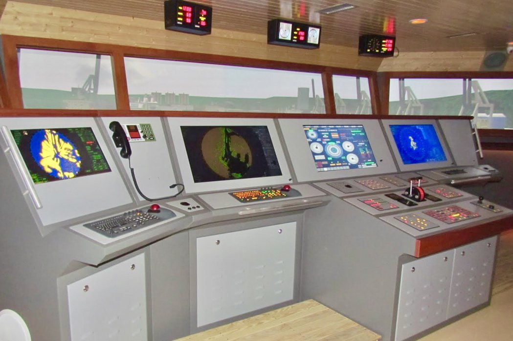 海洋大學操船模擬機及多功能航海模擬訓練室。東方風能提供