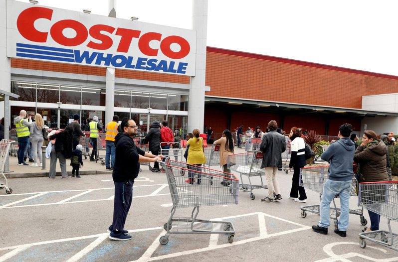 美式賣場好市多（Costco）是許多人購買民生物資的好去處。情境示意圖／路透社