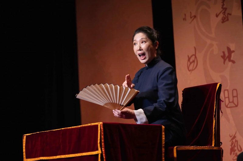台灣評書女王葉怡均到台南演出，這次帶來《聊齋之志怪異談》。圖／北曲團提供