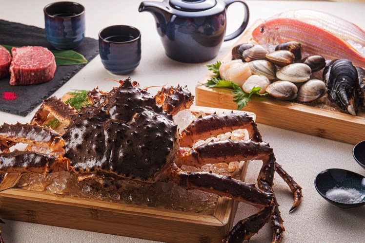 岩彩海鮮餐廳有日本進口帝王蟹與各種現流海鮮。圖／礁溪寒沐提供