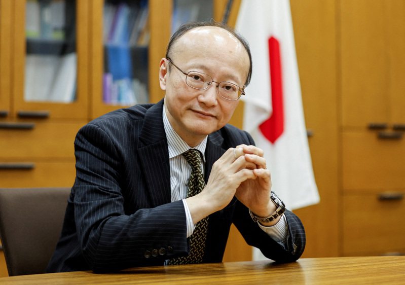 日圓30日貶至六個月以來的最低後，日本財務省主管外匯事務的副大臣神田真人（圖）警告說，若有必要，政府將採取行動。路透