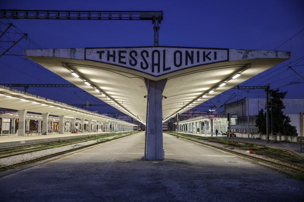 發生事故的客運列車原定抵達的塞薩洛尼基車站。 圖／路透社　