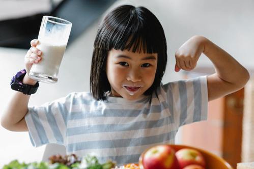 保久乳營養價值不如鮮乳？  專家澄清：除「1營養」較少  一樣能補充鈣質和蛋白質
