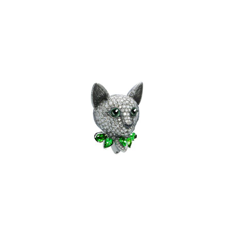 暹羅貓造型珠寶墜飾，53萬6,000元。圖／JHENG JEWELLERY提供