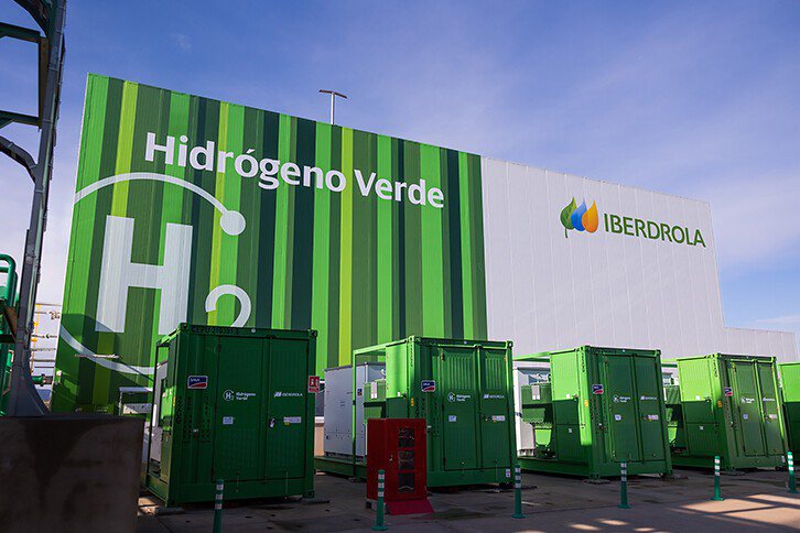 西班牙電力公司Iberdrola 使用再生能源電力製氫的綠氫工廠。 圖片來源：I...