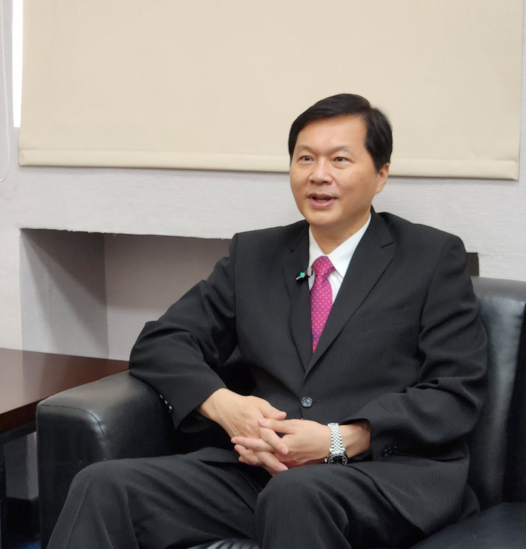 王正坤醫師在產、官、學及企業經營管理方面，展現卓越領導能力及經營管理長才，並且善...