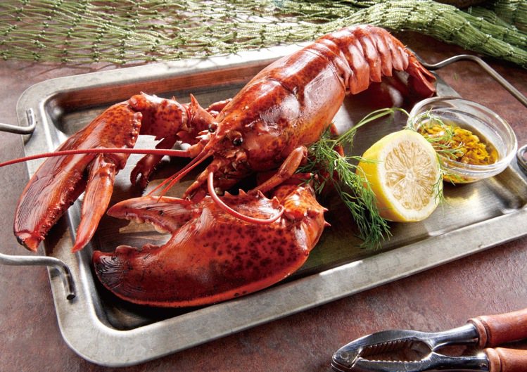 波士頓龍蝦提供清蒸龍蝦、焗烤龍蝦兩種料理選擇。圖／比漾廣場提供