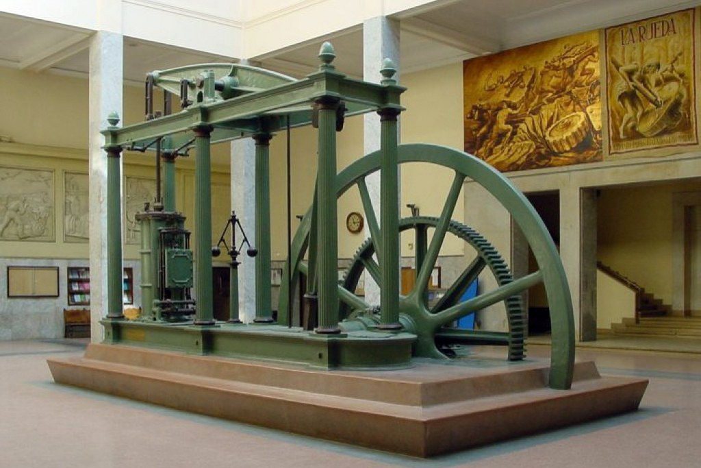 圖為瓦特蒸汽機，促成第一次工業革命。 圖／維基共享