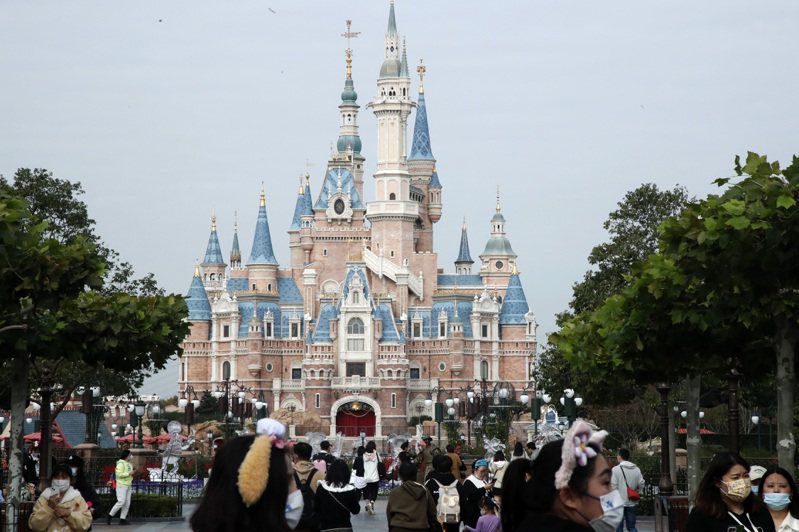 武漢市蔡甸區官方日前稱正與迪士尼樂園展開初步洽談，可望推動建設「武漢迪士尼」，遭迪士尼官方打臉是假訊息。（中新社）