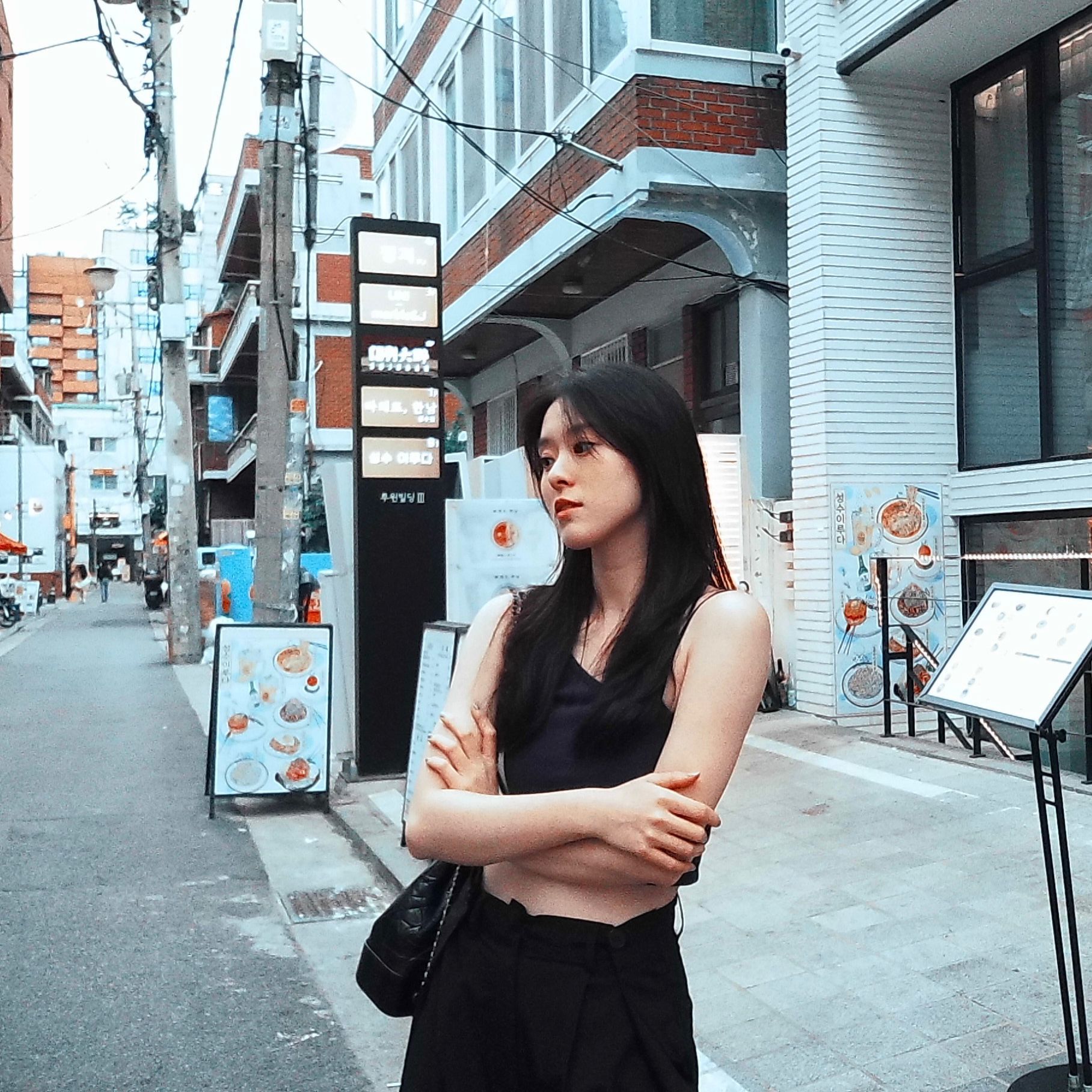 邱偲琹在韩国街头被认出。图／周子娱乐提供