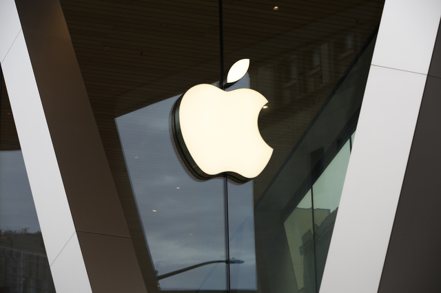 蘋果近年自研晶片，積極拉大與非蘋陣營的距離。 美聯
