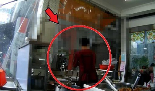 台北市北投區石牌一間牛肉麵名店否認用「抹布水煮麵」，遭外送員上傳12分鐘影片打臉。圖／摘自爆怨公社