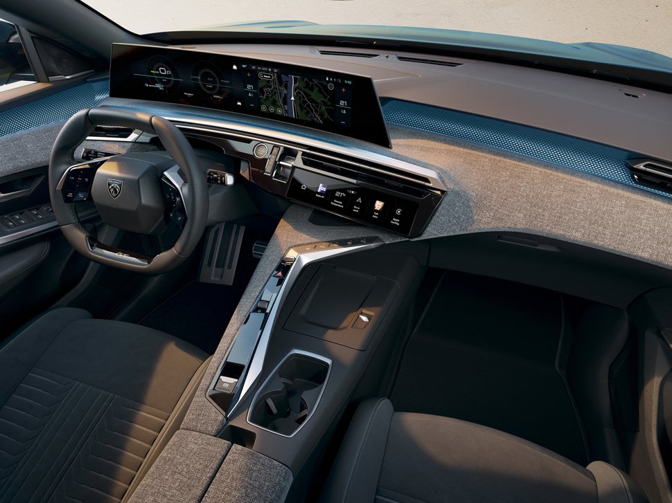 簡潔風座艙曝光、首次採用21吋曲面大螢幕　大改款Peugeot 3008預告九月發表！