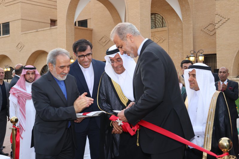 伊朗駐沙特阿拉伯大使館6日舉行重新開館儀式，伊朗副外長比格德利、沙特副外交大臣優素福等兩國官員出席。
 新華社