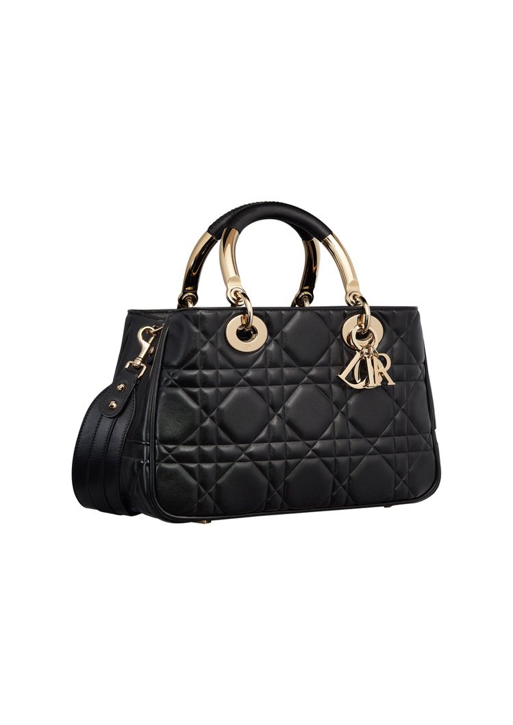 95.22黑色籐格紋小羊皮中型提包配金把手，23萬5,000元。圖／Dior提供