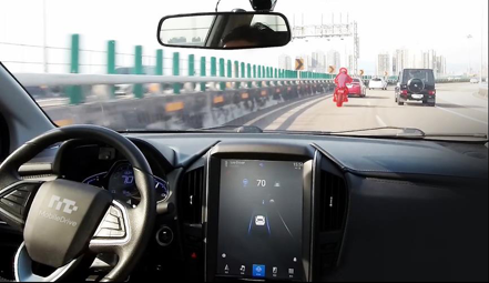 MobileDrive（富智捷）ADAS先進輔助駕駛系統針對亞洲交通情境進行本地化的功能開發及驗證，有效解決台灣車道線不明確、機車鑽車縫與旁車切入或切出車道等問題。富智捷／提供
