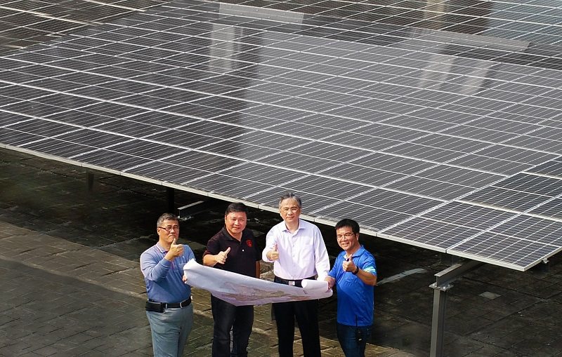 朝陽科大於校園建置裝置容量850kw的太陽能發電系統，相當於一座大安森林公園的吸...