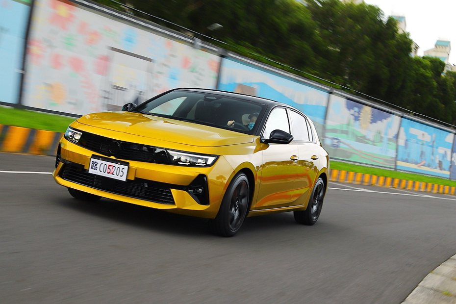 不少國人熟悉的Opel Astra終於重返台灣市場並帶來三種銷售車型。 記者張振群／攝影