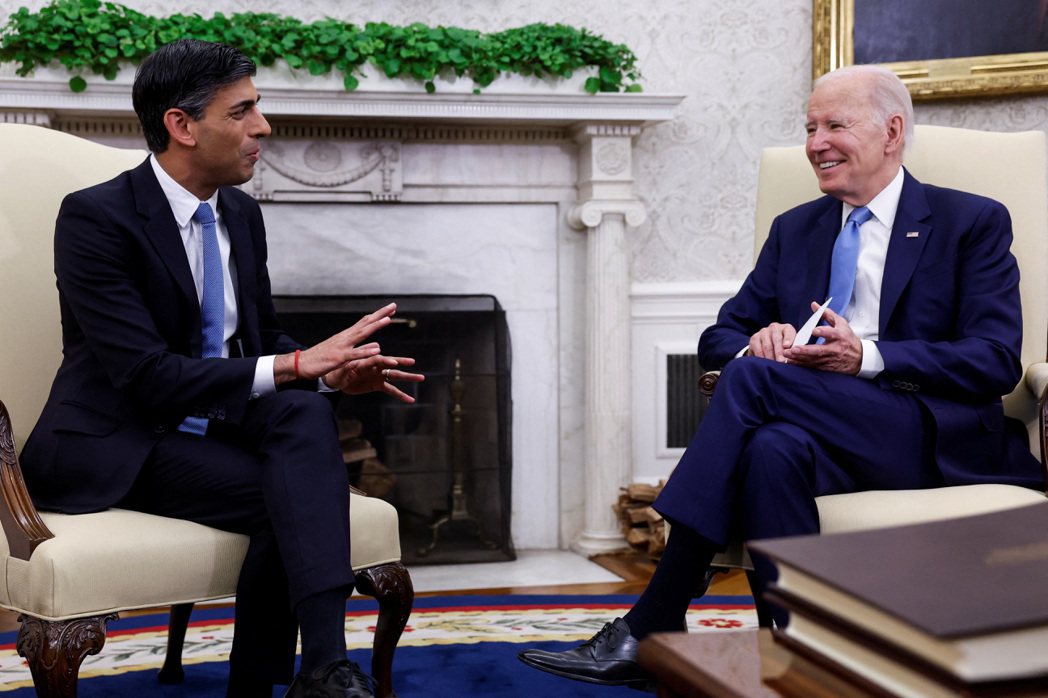 英國首相蘇納克日前訪美，與美國總統拜登在白宮會談。（路透）