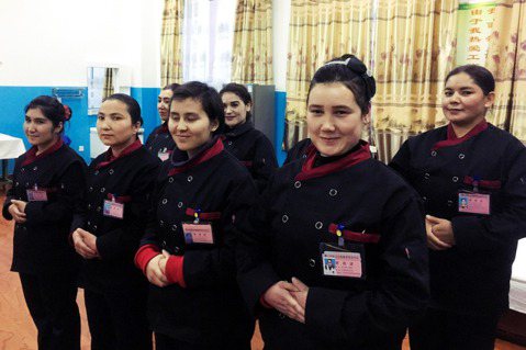 圖為2019年新疆再教育營中的「學員」（非本文提及的當事人）。 圖／路透社