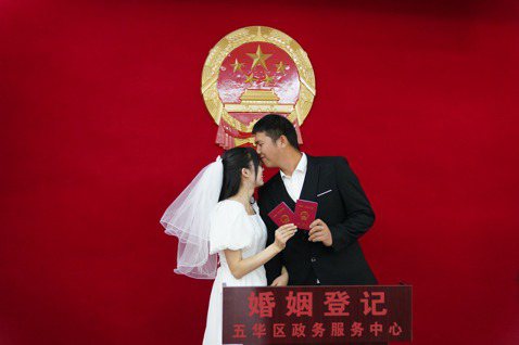 「虛鳳假凰」的哀愁（下）：中國同志步入形式婚姻的家庭矛盾