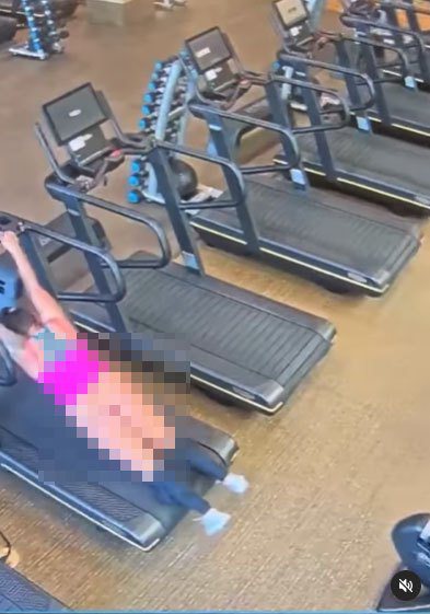 芝加哥女子康克爾（Alyssa Konkel）在跑步機上自摔，褲子被扯下的影片在網上瘋傳。（圖／翻攝自Instagram）