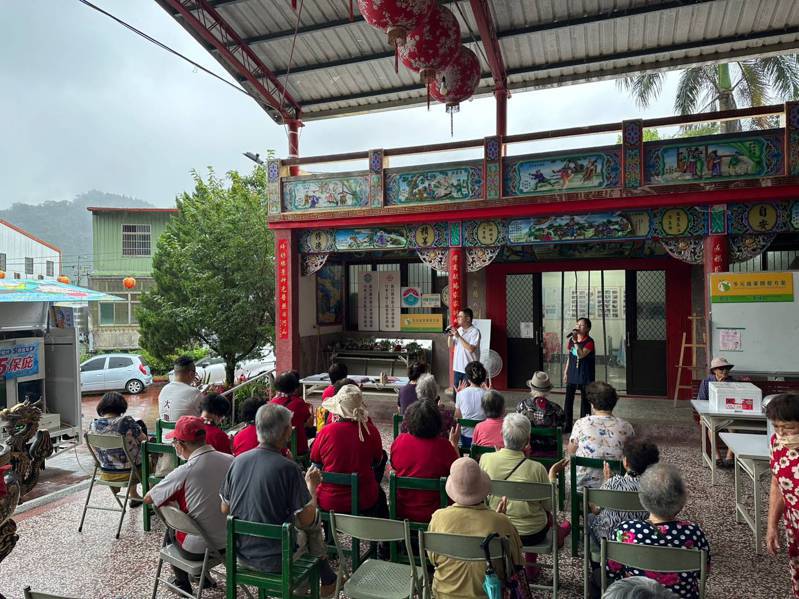 全齡文教發展協會指出，上坪社區人口老化高達228.75% ，遠超過竹東鎮人口老化103.8%達2倍之多。圖／全齡文教發展協會提供