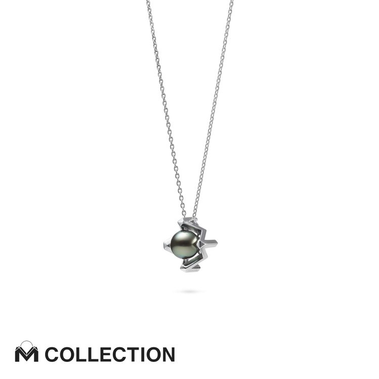 宋威龍配戴Mikimoto M Collection黑珍珠墜鍊，18K白金搭配黑珍珠尺寸約10.00mm，約15萬5,000元。圖／MIKIMOTO提供