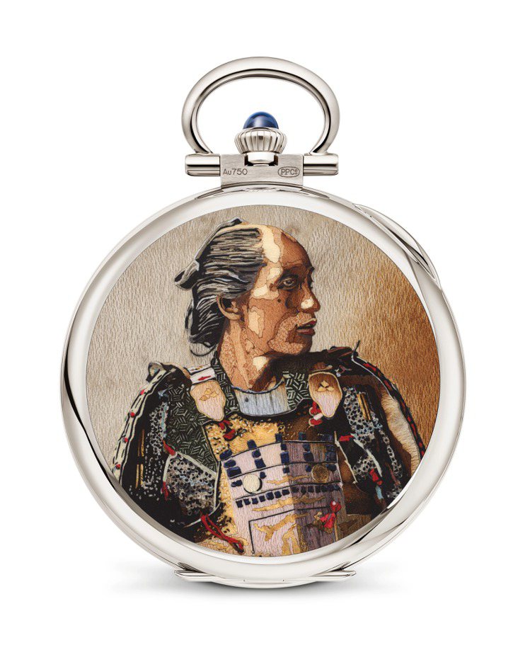 「珍稀工藝區」由1000片、53種不同材質顏色的細木片鑲嵌而成的面盤的「武士的肖像」懷錶，贏得許多藏家的親睞。圖：百達翡麗提供。