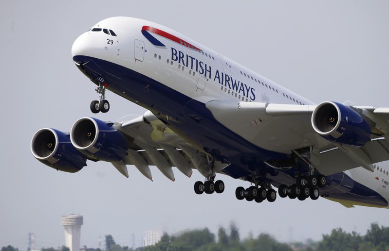 英國航空公司一架從新加坡樟宜機場飛往倫敦希斯洛機場的客機，16日在3萬英尺高空遇到嚴重亂流後被迫折返樟宣機場。美聯社