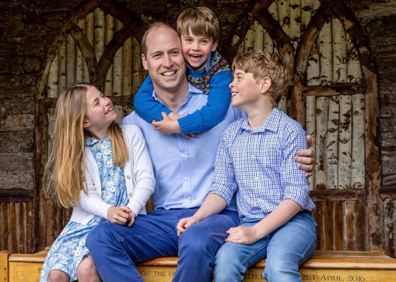 英國威廉王子和其3名子女：喬治王子（右）、夏綠蒂公主（左）和路易王子（中上）的資料照。法新社