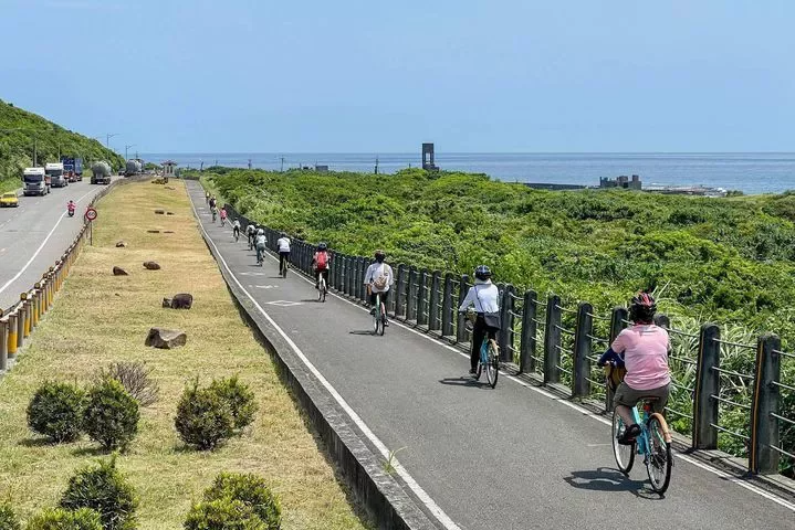極點慢旅自行車旅程體驗台灣之美。 圖／東北角暨宜蘭海岸國家風景區管理處提供