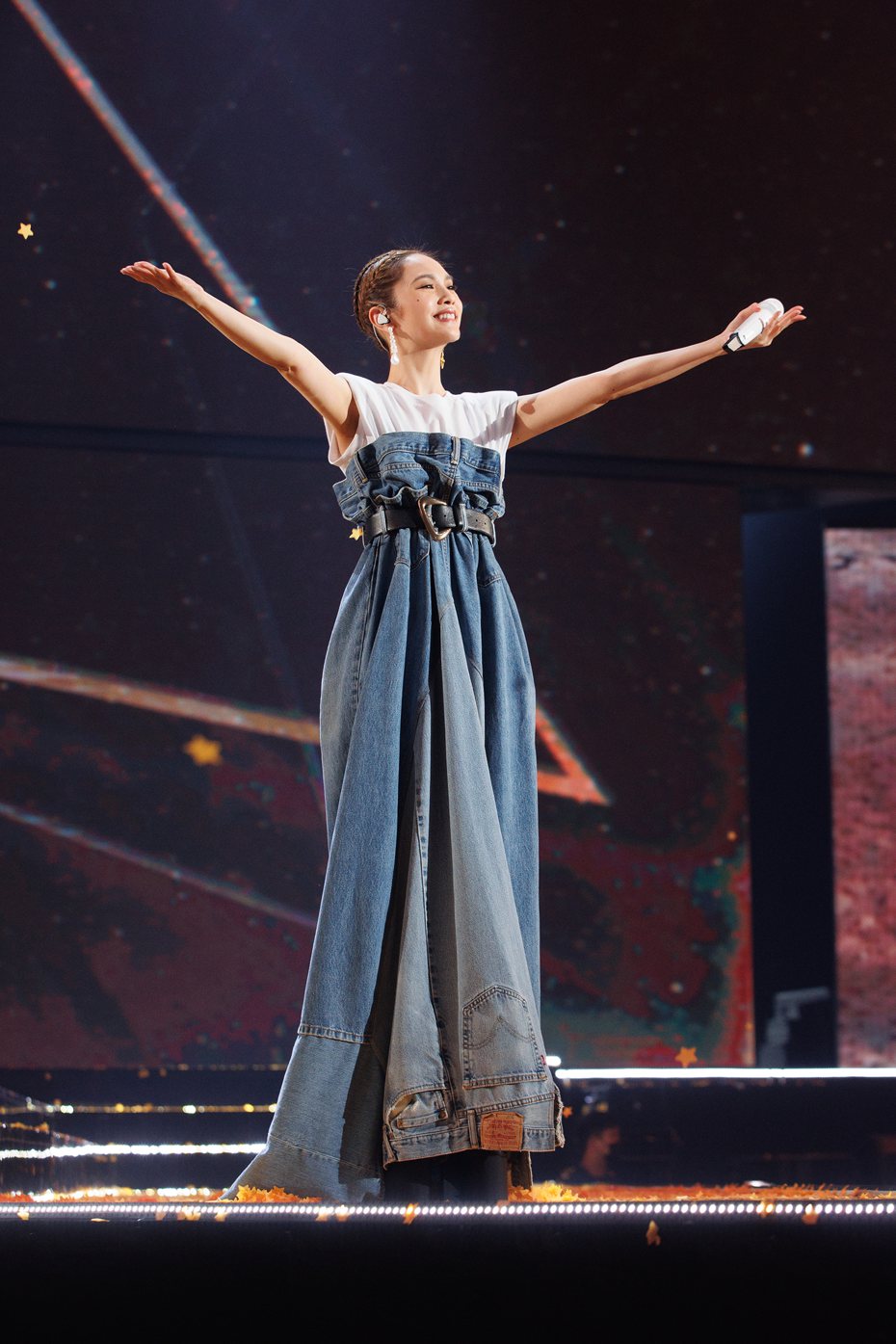杨丞琳为重启的“LIKE A STAR”巡演打造全新华服。图／宜辰整合行销提供