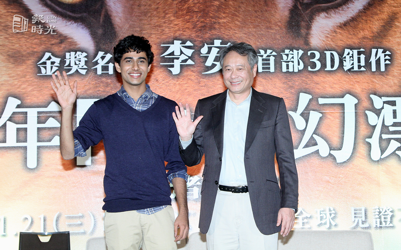李安（右）與男主角蘇瑞吉沙瑪（左）昨天一同出席電影「少年PI的奇幻漂流 LIFE OF PI」記者會。圖／聯合報系資料照（2012/11/07 陳瑞源攝影）