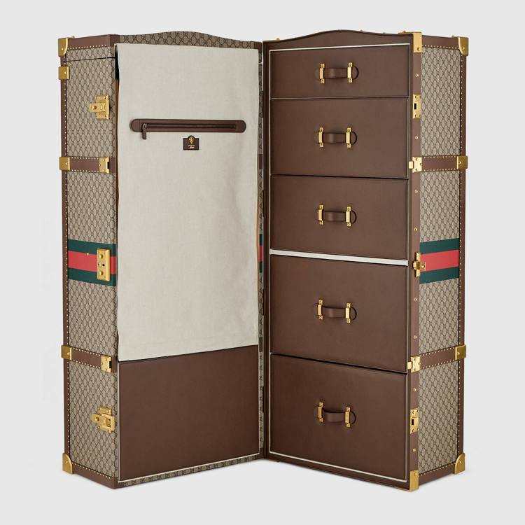GUCCI SAVOY系列衣櫥行李箱，222萬1,200元。圖／GUCCI提供