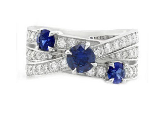 Crossover系列藍寶石鑽石戒指，價格店洽。圖／Harry Winston提供