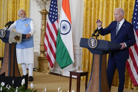 美國總統拜登與印度總理莫迪，22日在白宮共同宣布兩國多項合作協議。  美聯社