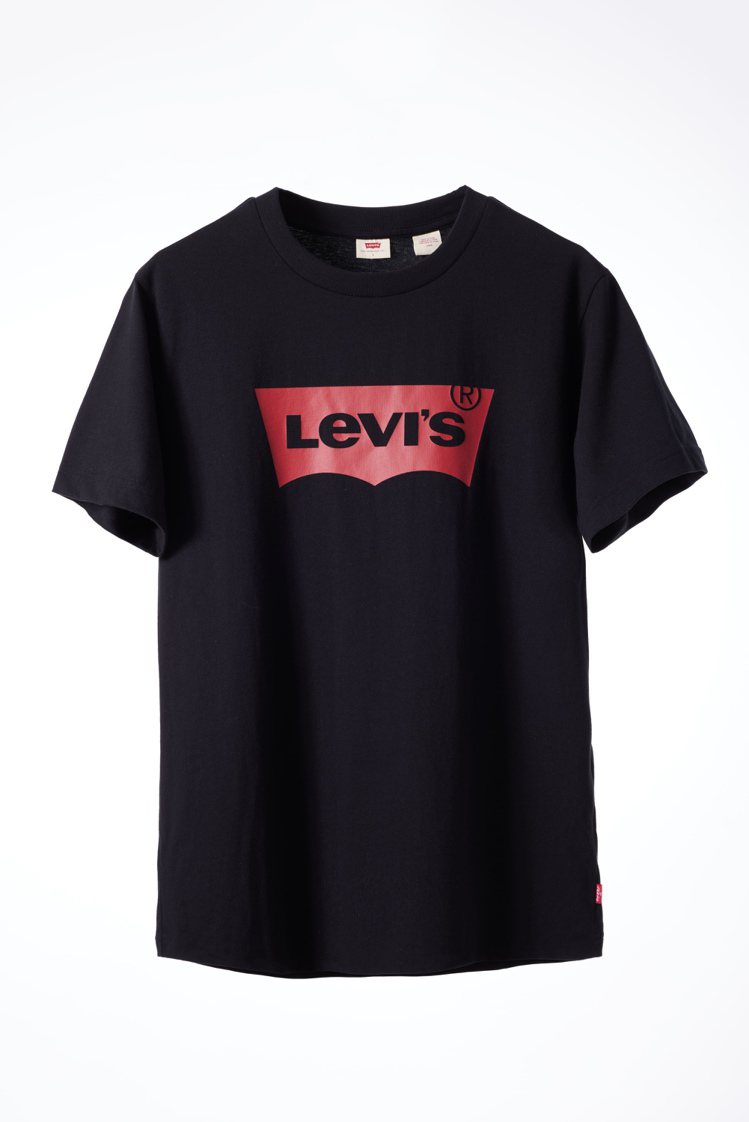 LEVI’S® Batwing Logo T恤，1,490元。圖／LEVI'S提供