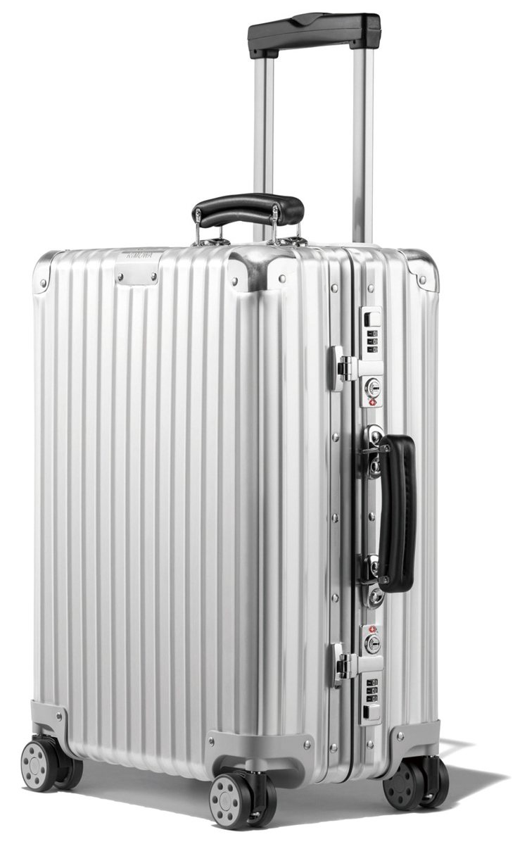 忠孝館RIMOWA Classic系列Cabin Silver銀色行李箱，售價48,500元。圖／SOGO提供