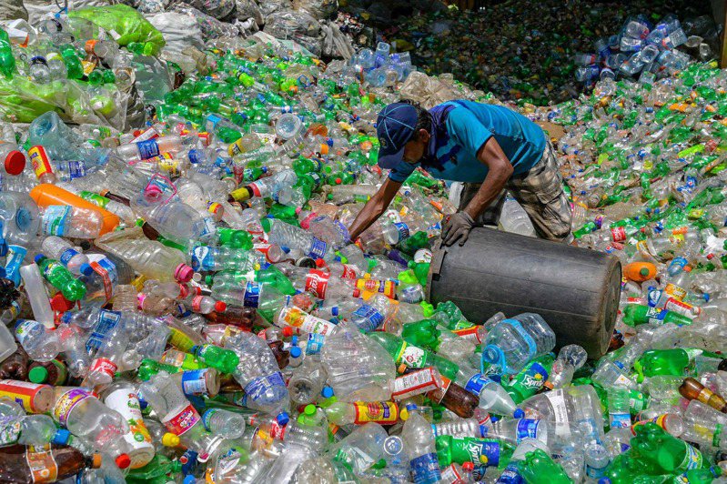 斯里蘭卡官員表示，1條禁止多種塑膠製品的法律預定數週內生效。法新社