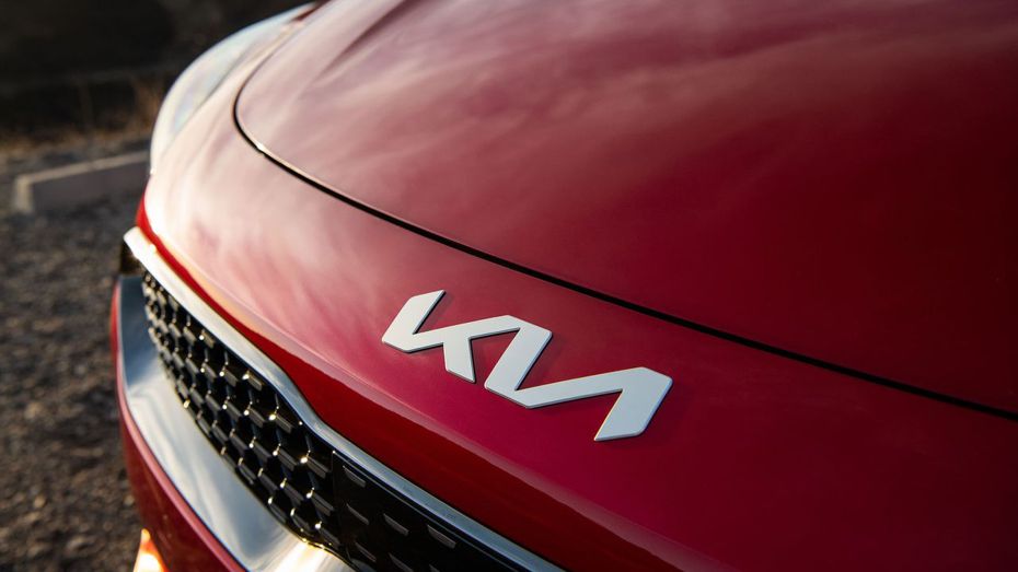 近年有不少品牌換上全新識別，圖為Kia目前最新的廠徽。 摘自網路