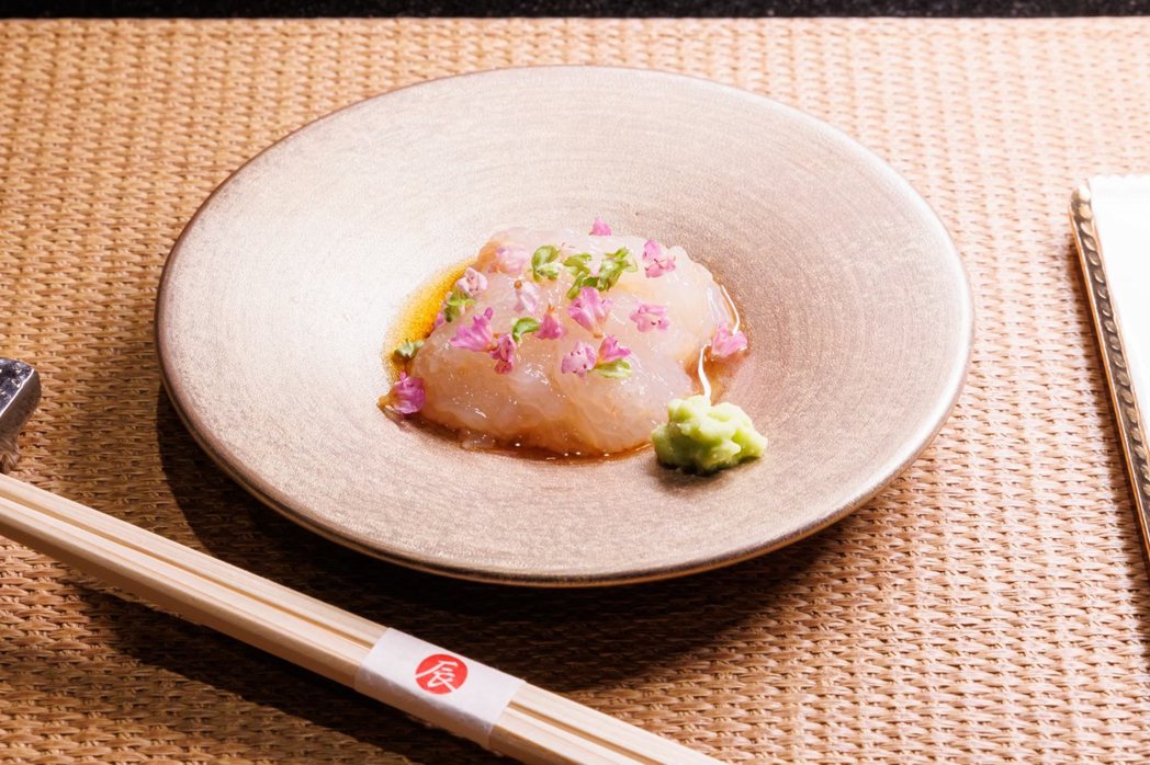 蔡辰男熱愛日本料理，單是「海峽會」內就有三種不同的板前日料形式。記者沈昱嘉／攝影