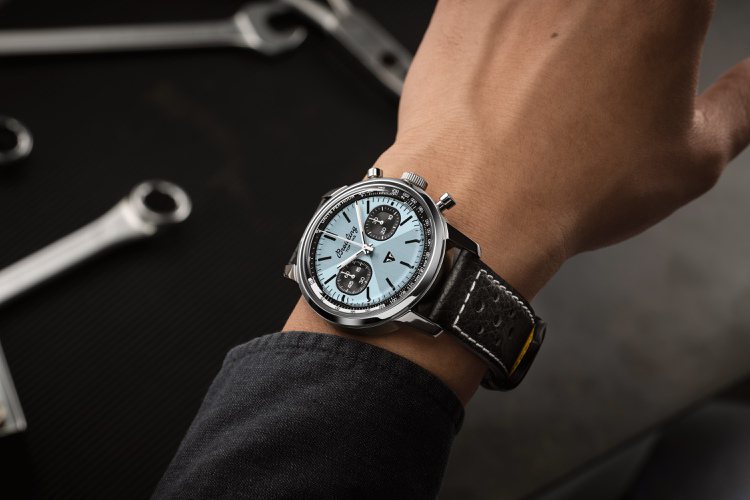 Top Time Triumph腕表，精鋼、41毫米、B01自製機械自動上鍊機芯、時間顯示、計時碼表，價格店洽。圖／百年靈提供