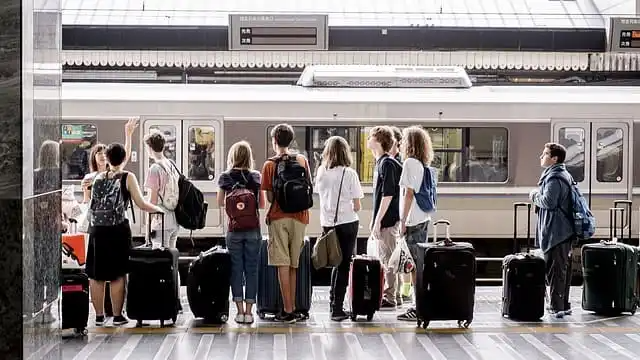 出國旅遊都會攜帶行李，需留意手提行李限制。 圖／pixabay