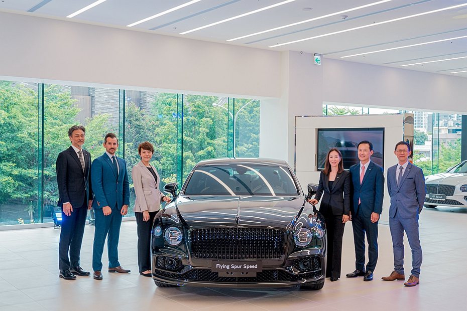 2023年為永三汽車創立15週年，榮幸宣佈Bentley Taichung全新展示與服務中心盛大開幕，並一同展示Bentley Flying Spur Speed。 圖／永三汽車提供