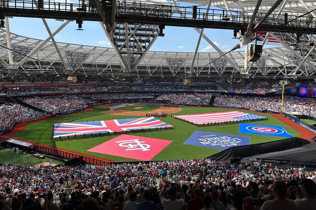 大聯盟以18天的時間將倫敦體育場改造成大聯盟等級的棒球場。 圖／作者拍攝