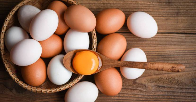買回來的新鮮雞蛋，放在哪最好呢？許多人偏好放在冰箱門邊的蛋架，但臺北農產建議大家...