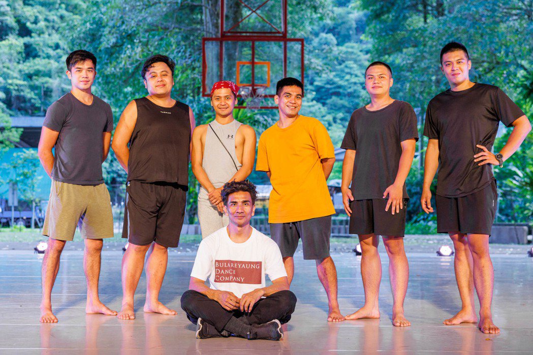 布拉瑞揚回台東創舞團，學員們多是沒有經驗的原住民素人。記者沈昱嘉／攝影