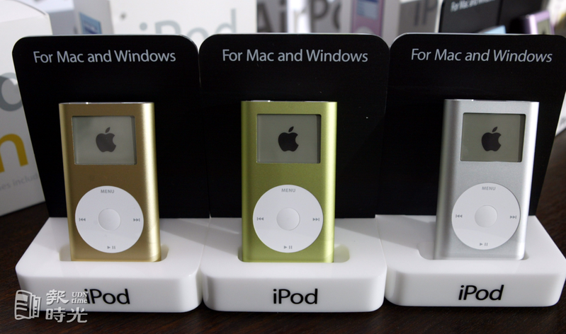 iPod mini的輕巧粉彩造型十分討喜。iPod Mini NT$8,900。圖／聯合報系資料照(2004/08/07 林秀明攝影)